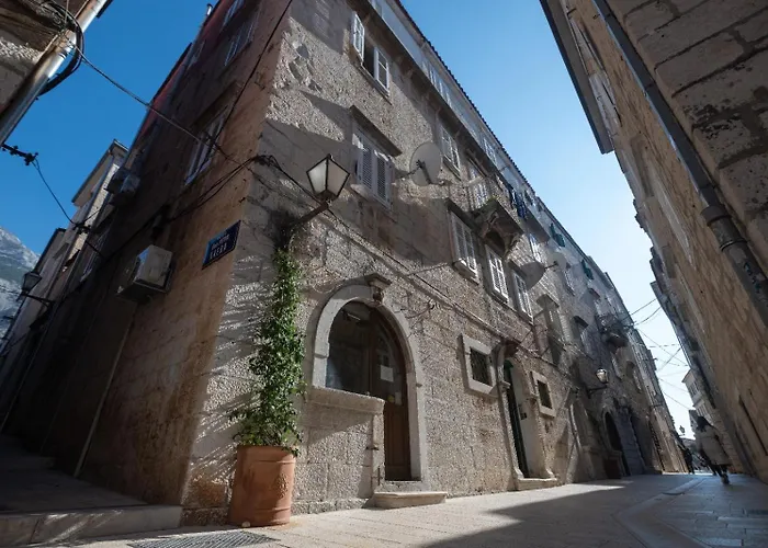 Old Town Daire Makarska