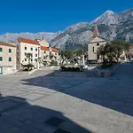 Old Town * 马卡尔斯卡