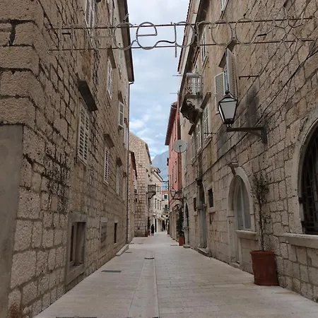 Апартаменти Old Town